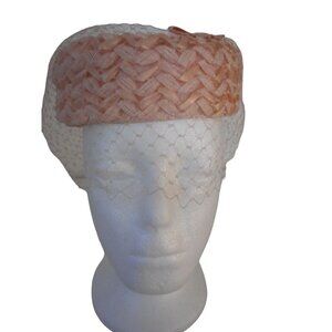 Vintage Womens Pink Pillbox  hat w/  netting and bows woven design